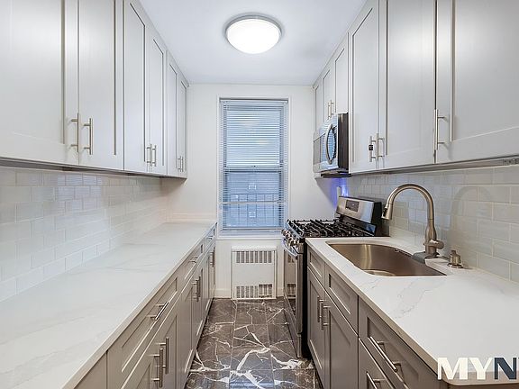 2nd image of 2211 Bragg St APT 2F