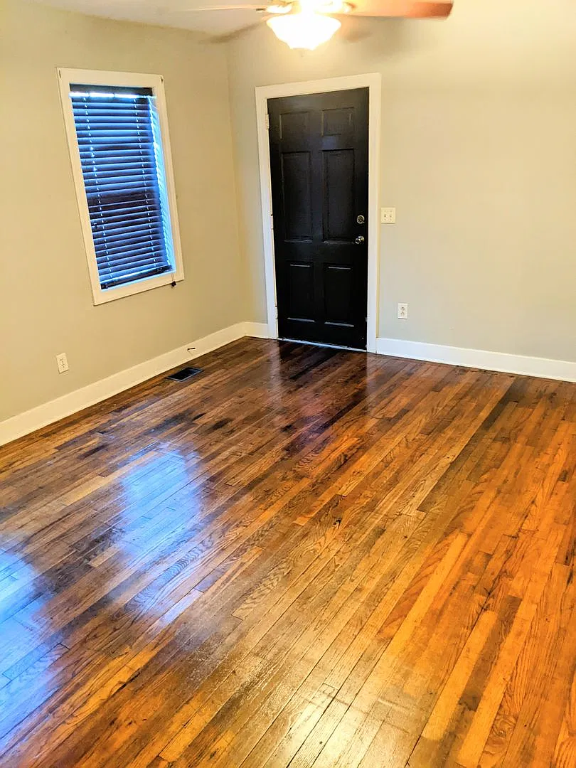 1 Bedroom 1 Bath Duplex in the Heart of Auburn — Photo 4