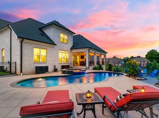 1012 Keeneland Dr, Gallatin, TN 37066
