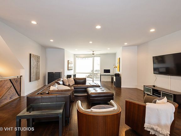 2nd image of 532 N Hermitage Ave #1