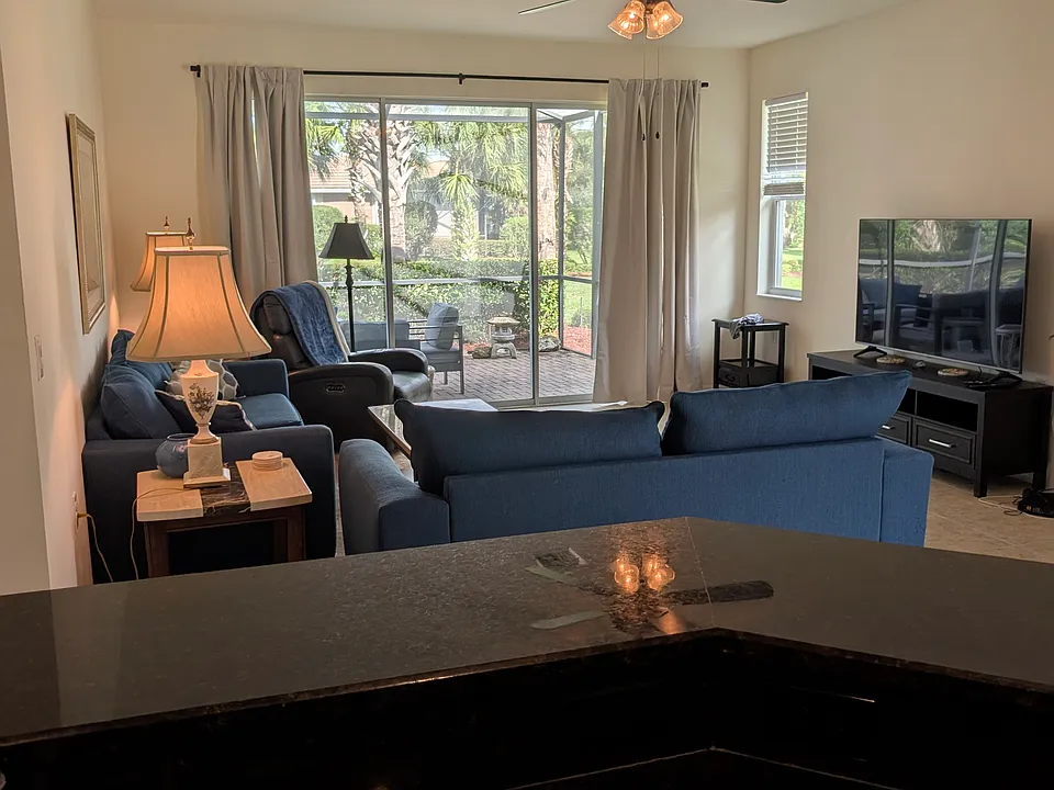 10457 Materita Dr