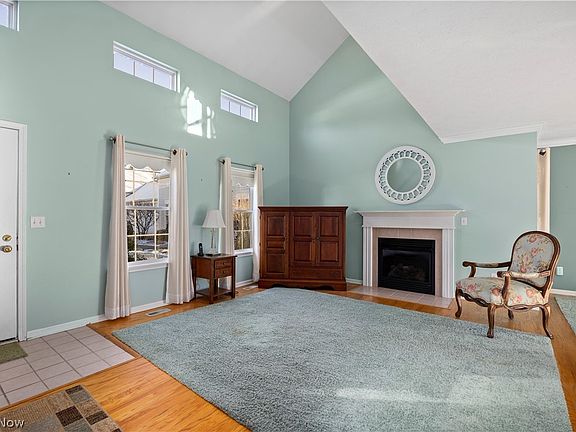 4th image of 10248 Brighton Cir