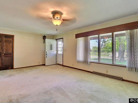 5th image of 302 S 1st St