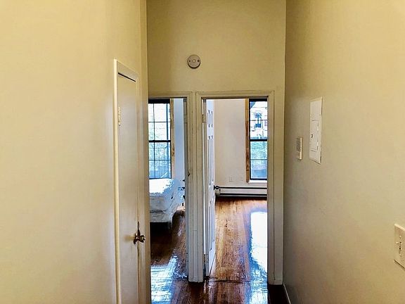4th image of 822 Lafayette Ave APT 1