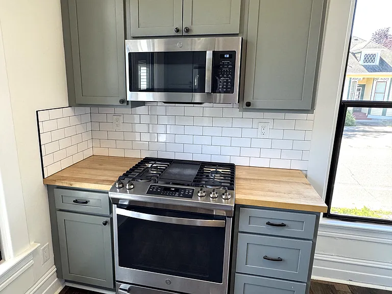 1012 Dupont St — Photo 10