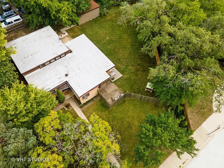 7447 S Constance Ave — Photo 3