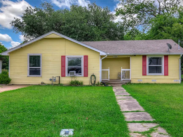 1044 Mulberry St, Sulphur Springs, TX 75482