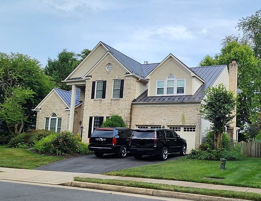 2nd image of 318 Gaines Ct SW