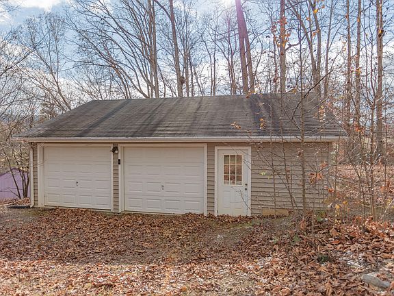 5th image of 86 Amber Woods Dr