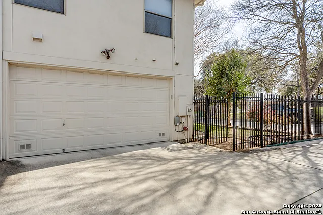 444 Herff St — Photo 15