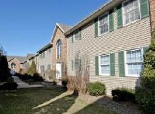 426 S Peace Rd, Sycamore, IL 60178