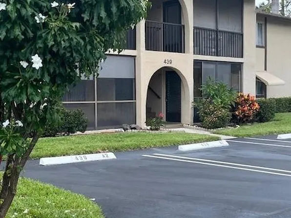 439 Pine Glen Lane #D-1, Greenacres, FL 33463
