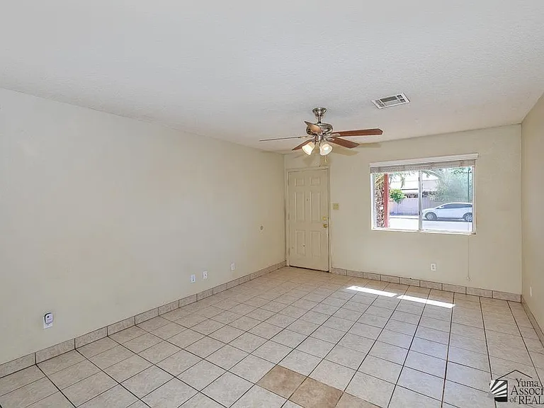 1740 S 48th Way — Photo 2