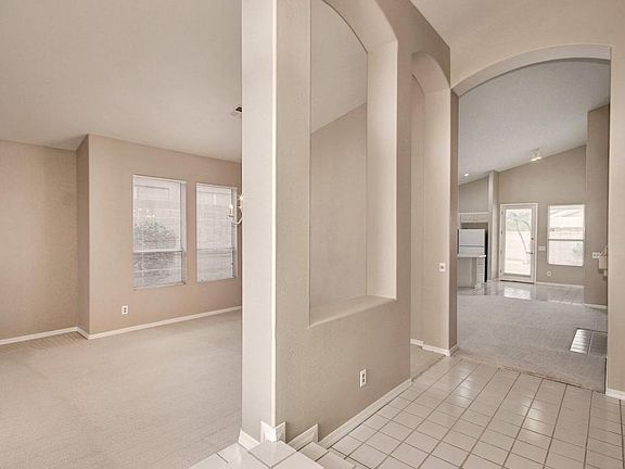 5th image of 2316 E Silverwood Dr