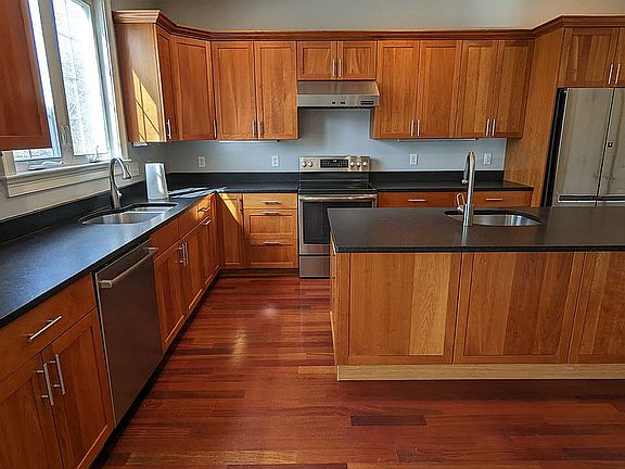 2nd image of 22 Willet St