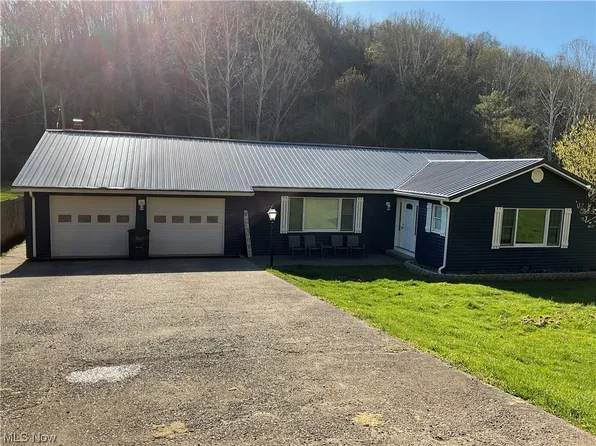4924 Cow Creek Rd, Saint Marys, WV 26170