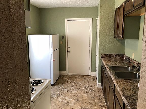 4th image of 7132 Penny St