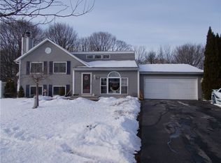 43 Shadow Ln, Rochester, NY 14606