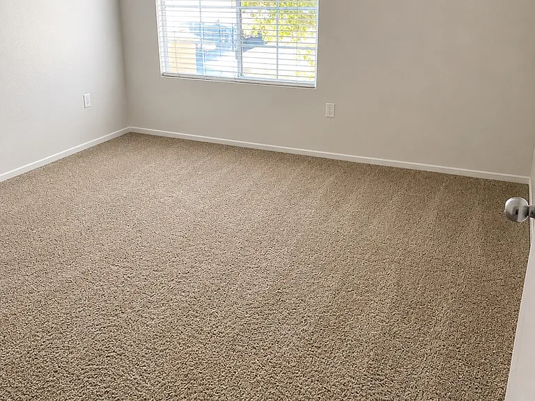 1900 Mountain Hills Ct — Photo 12