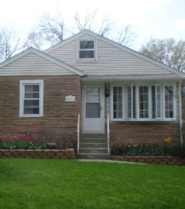 411 Meadow Ln, Lake In The Hills, IL 60156 Zillow