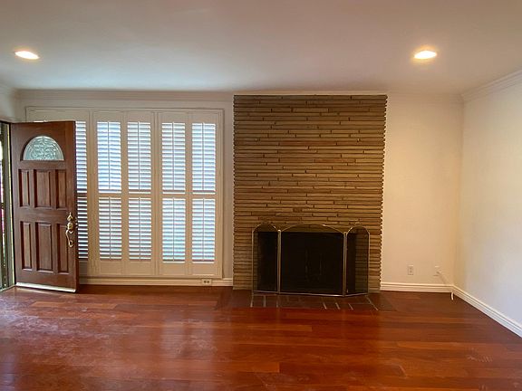 3rd image of 1619 W 11th Pl #Na