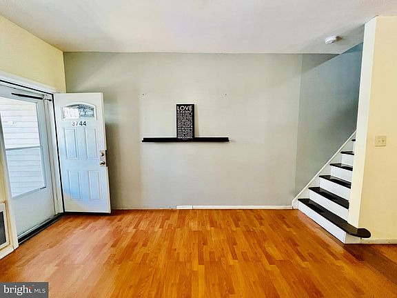5th image of 3744 N Darien St