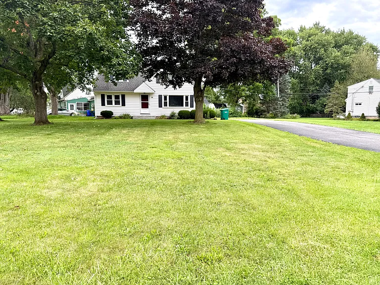 58 Sunnyside Ln #2 — Photo 2