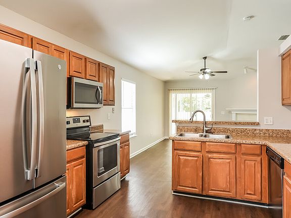 5th image of 1842 Dartmouth Dr