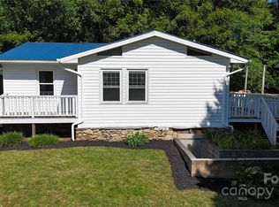 9 Snyder Dr, Asheville, NC 28804