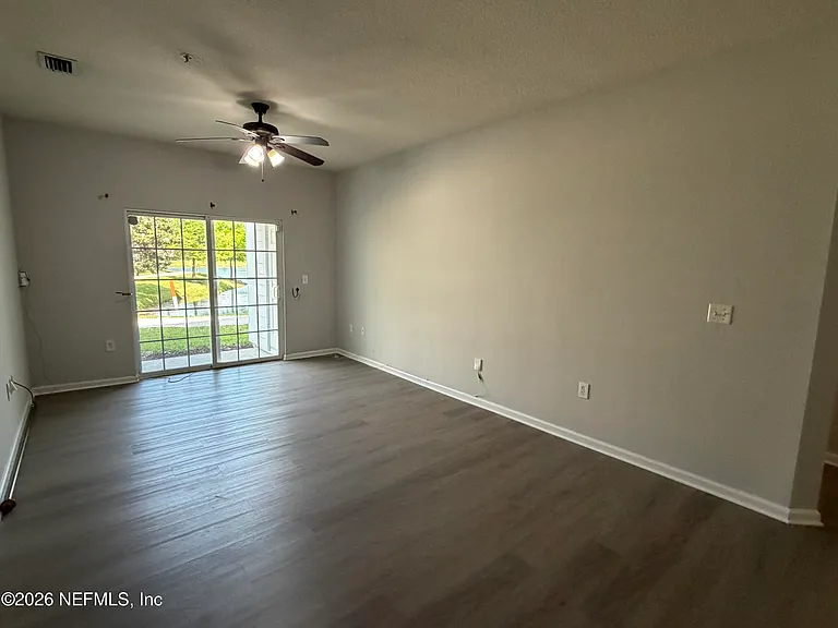 8201 Green Parrot Rd #106 — Photo 14