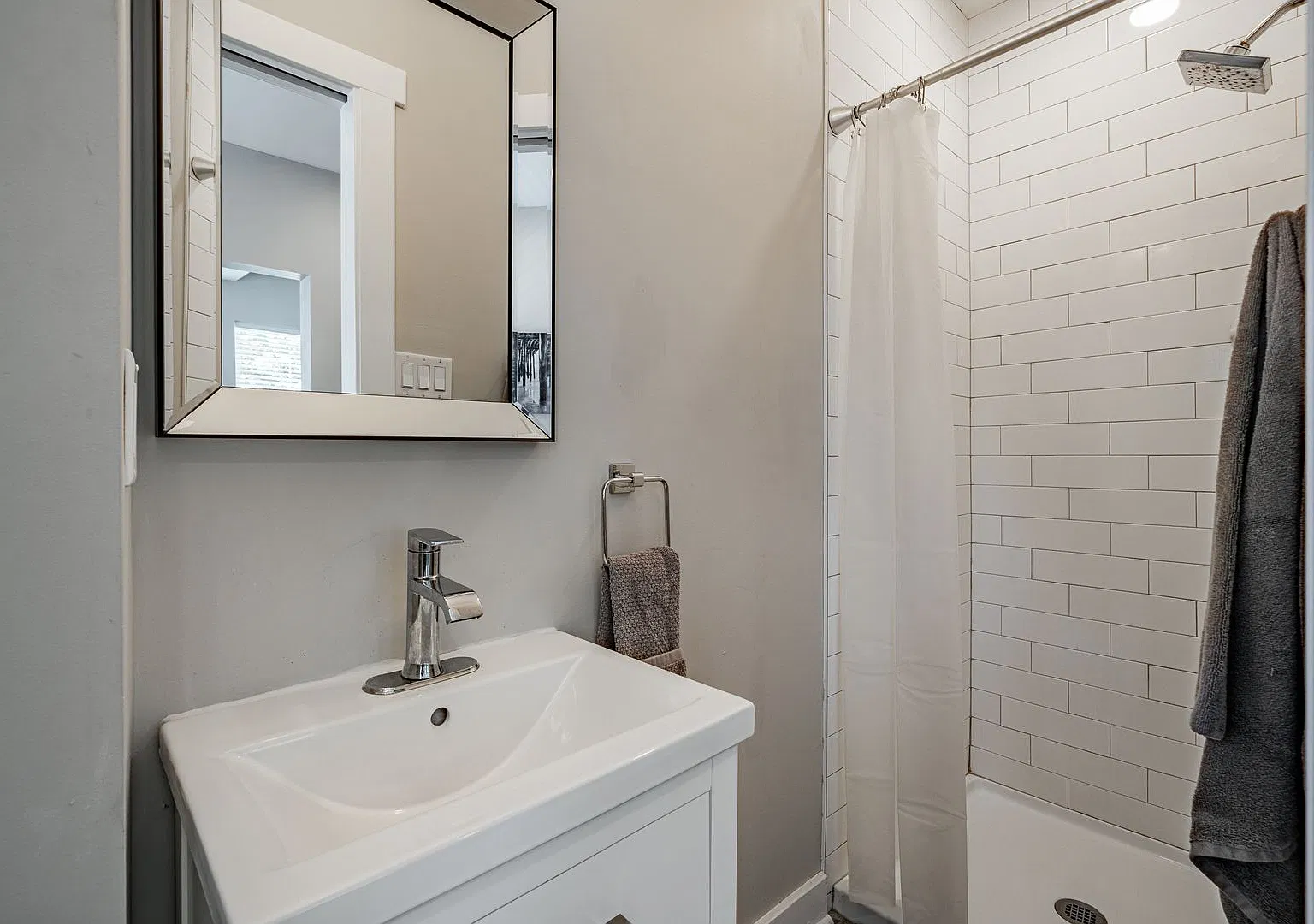 5708 Park Blvd — Photo 2