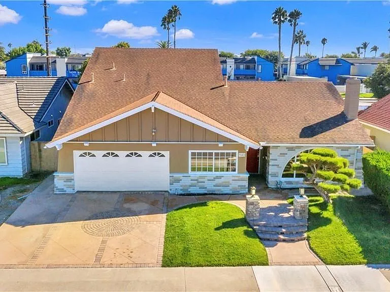 9642 Peppertree Dr — Photo 1