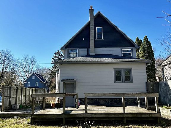 3rd image of 46 Yale St