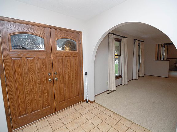 2nd image of 4915 Whippoorwill Dr