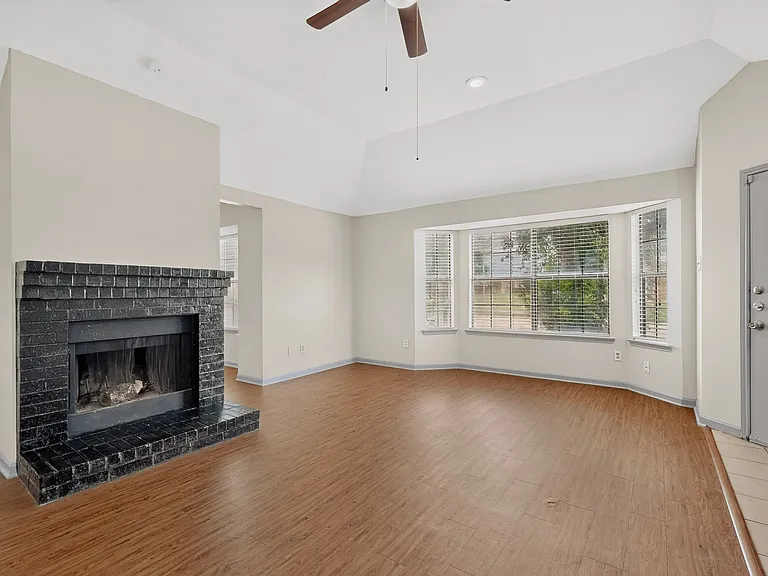 1700 Wheatfield Dr — Photo 8
