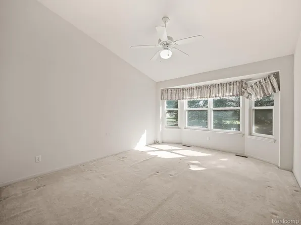 41168 Bermuda Dr, Sterling Heights, MI 48314