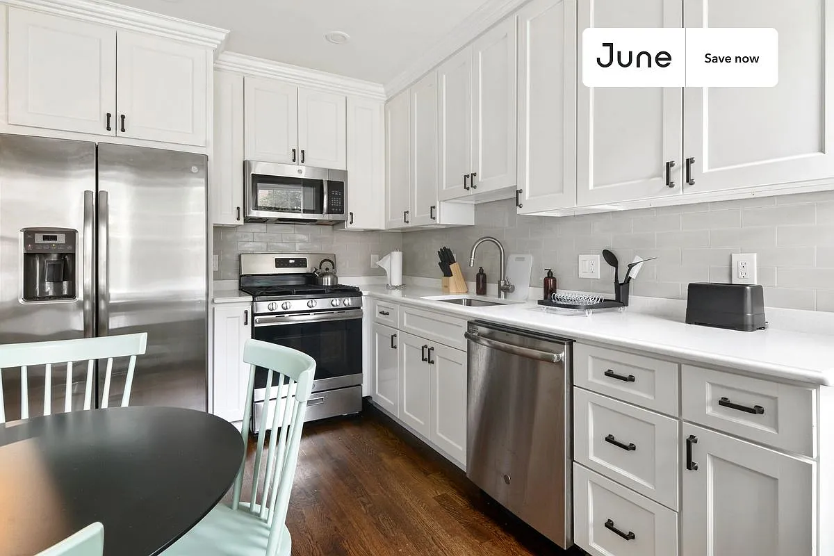 4 bed, 1.5 bath, 1107 sqft, $4,750 — Photo 2