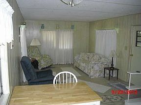 4th image of 90 Tara Ln