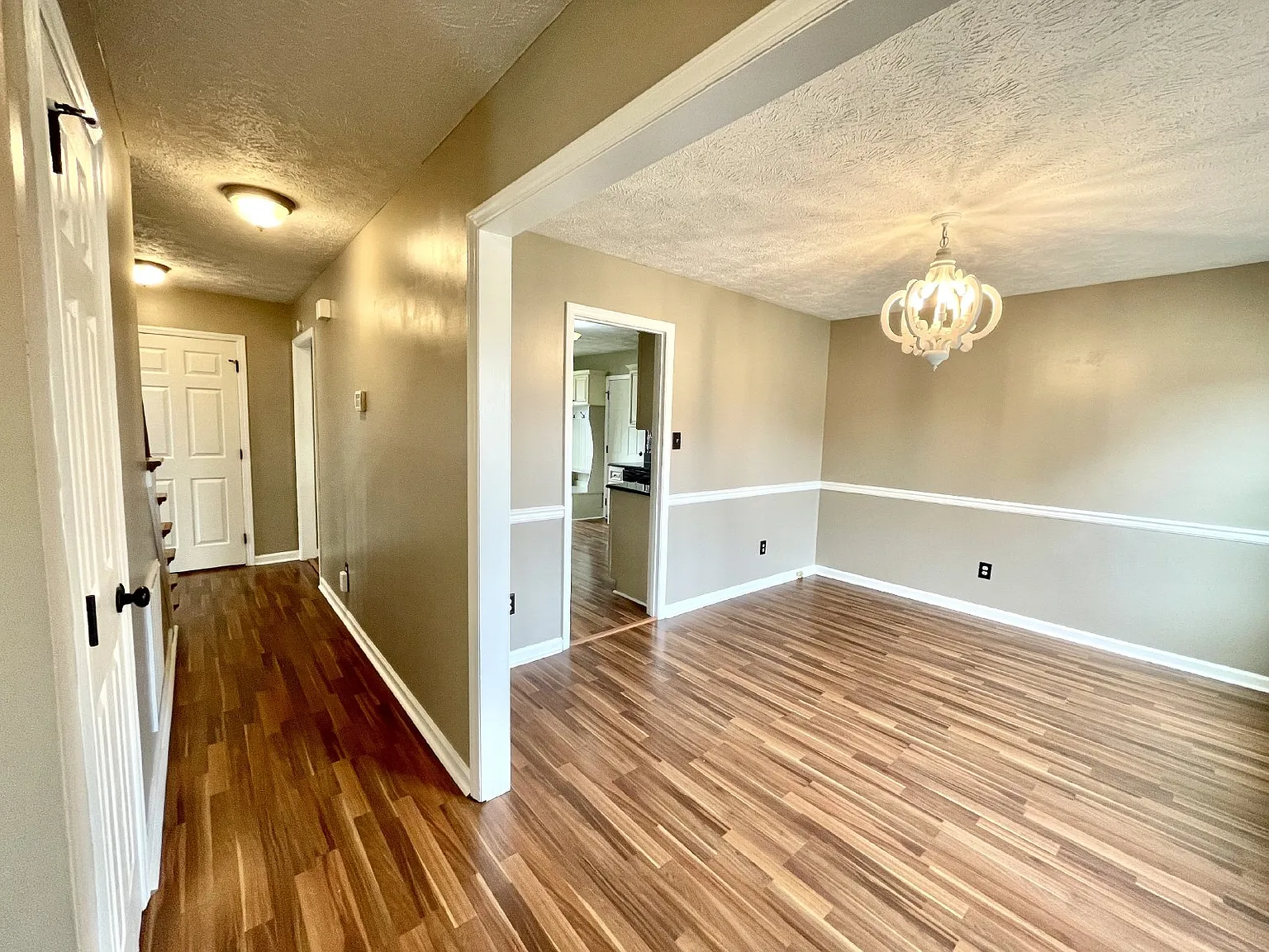 3 bed, 2.5 bath, 1616 sqft, $1,800 — Photo 3