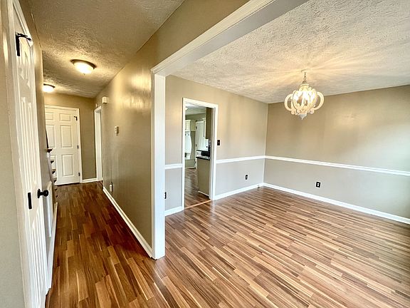 3rd image of 4206 Buckhurst Dr