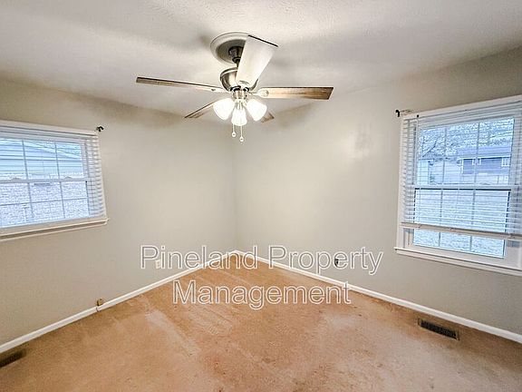 5th image of 2821 E Cramer Dr