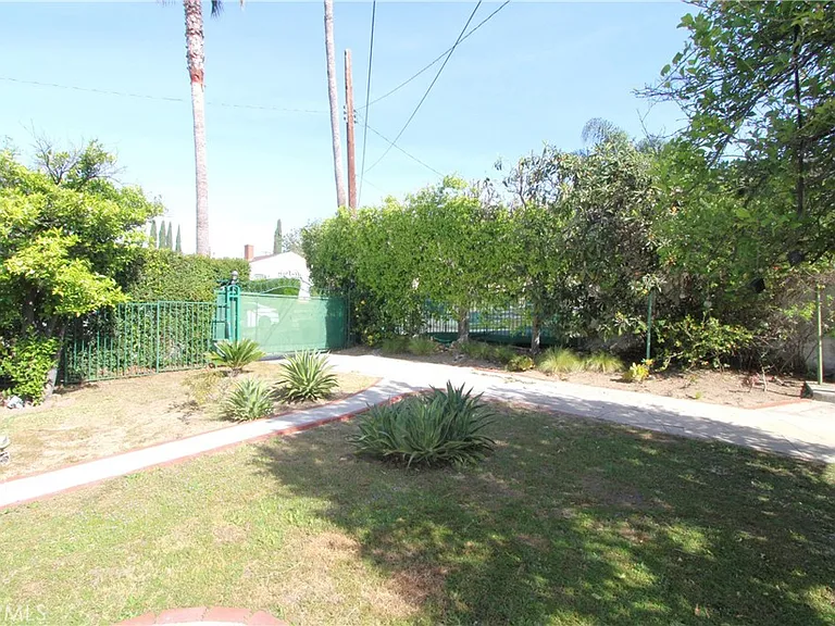 2035 Rangeview Dr — Photo 19