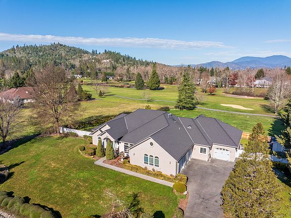 3rd image of 294 Valle Vista Dr