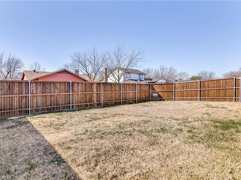 3307 Colony Dr — Photo 28