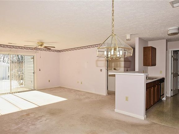 5th image of 8118 Brookmont Ct Unit 103