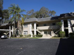 72 Country Club Dr, Largo, FL 33771
