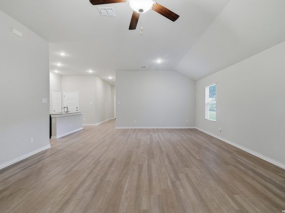 4th image of 2972 Greenbriar