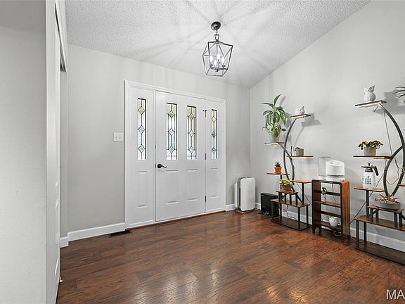5th image of 1094 Treeshade Dr
