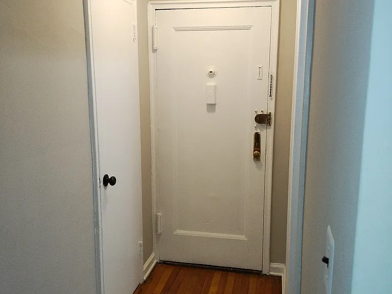 320 S Broadway #P1 — Photo 22