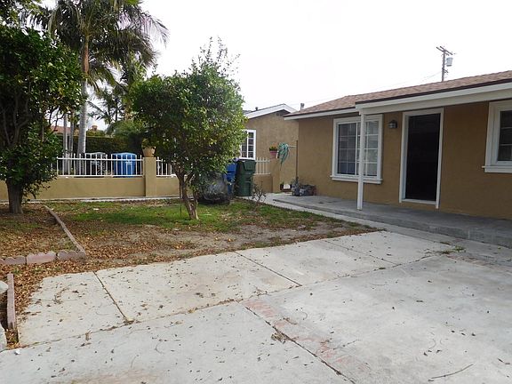2nd image of 572 Hyde Park Pl